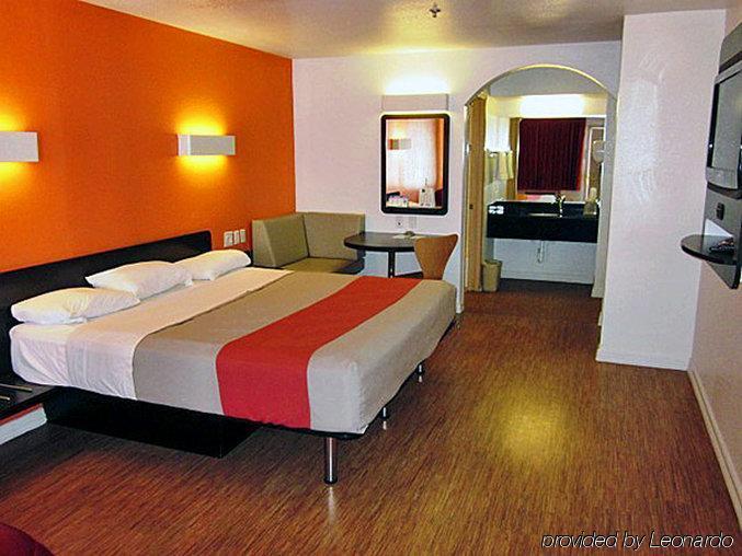 Motel 6-Edinburg, Tx מראה חיצוני תמונה