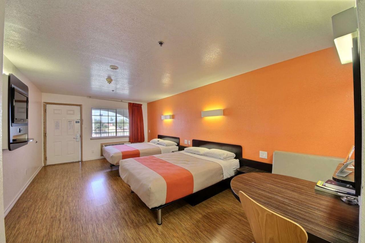 Motel 6-Edinburg, Tx מראה חיצוני תמונה
