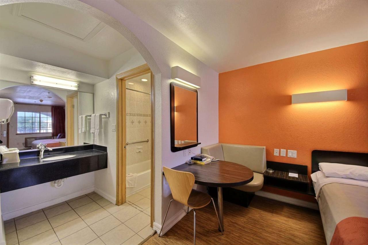 Motel 6-Edinburg, Tx מראה חיצוני תמונה