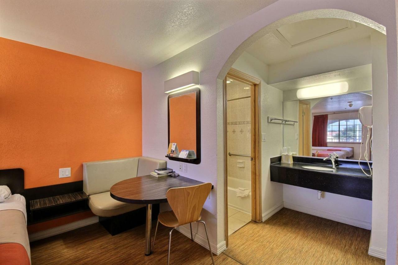 Motel 6-Edinburg, Tx מראה חיצוני תמונה