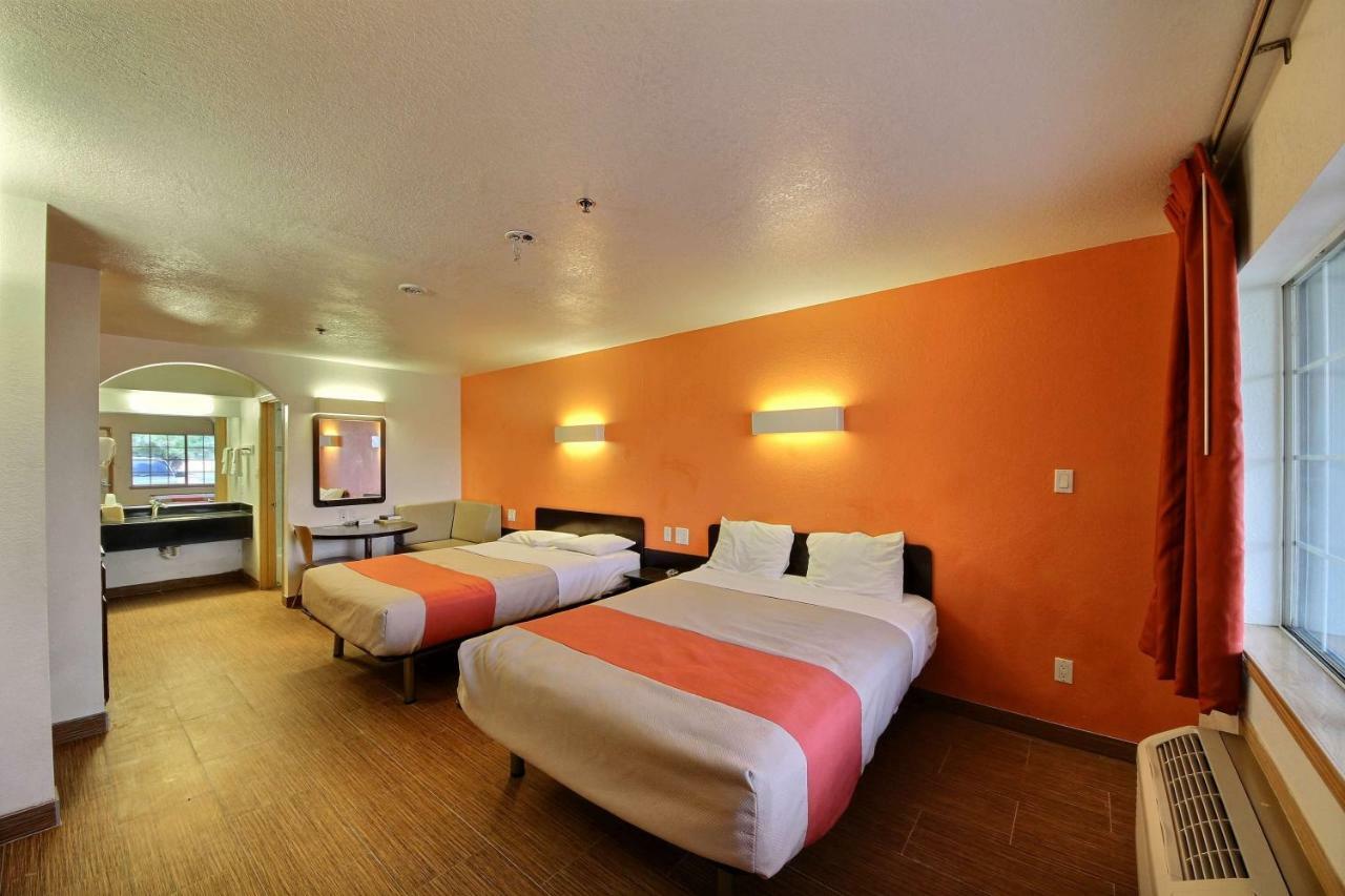 Motel 6-Edinburg, Tx מראה חיצוני תמונה
