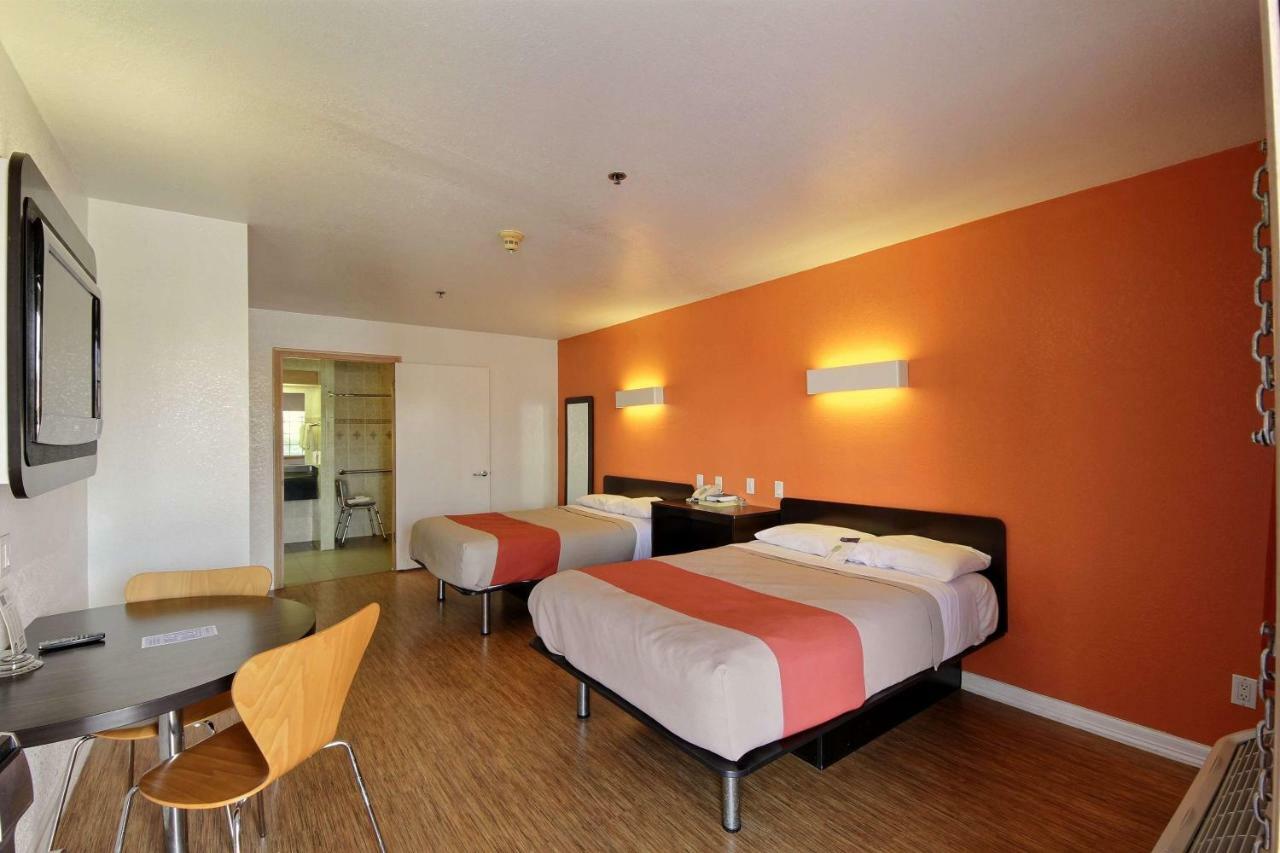 Motel 6-Edinburg, Tx מראה חיצוני תמונה