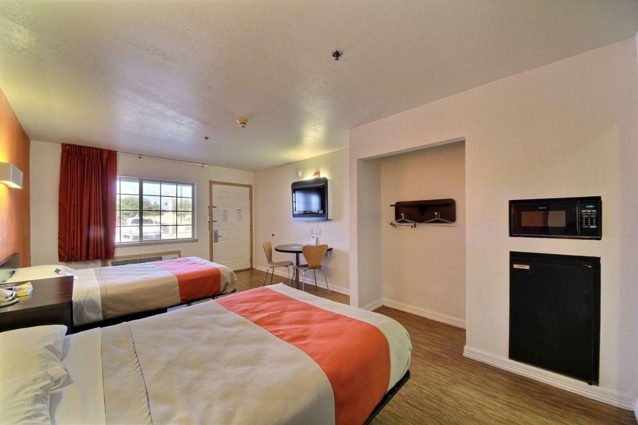 Motel 6-Edinburg, Tx מראה חיצוני תמונה